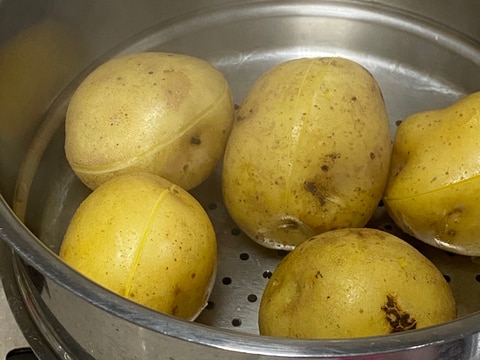 ホクホクじゃがいもの蒸し方